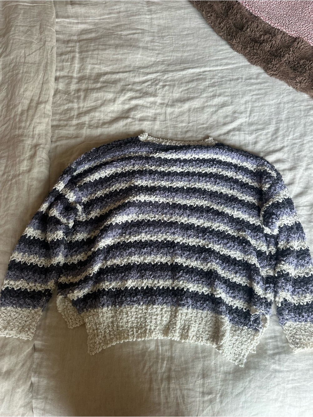 Shop.Olivelynn Striped Cozy Crewneck Sweater - Navy & White - Picture 2 of 2